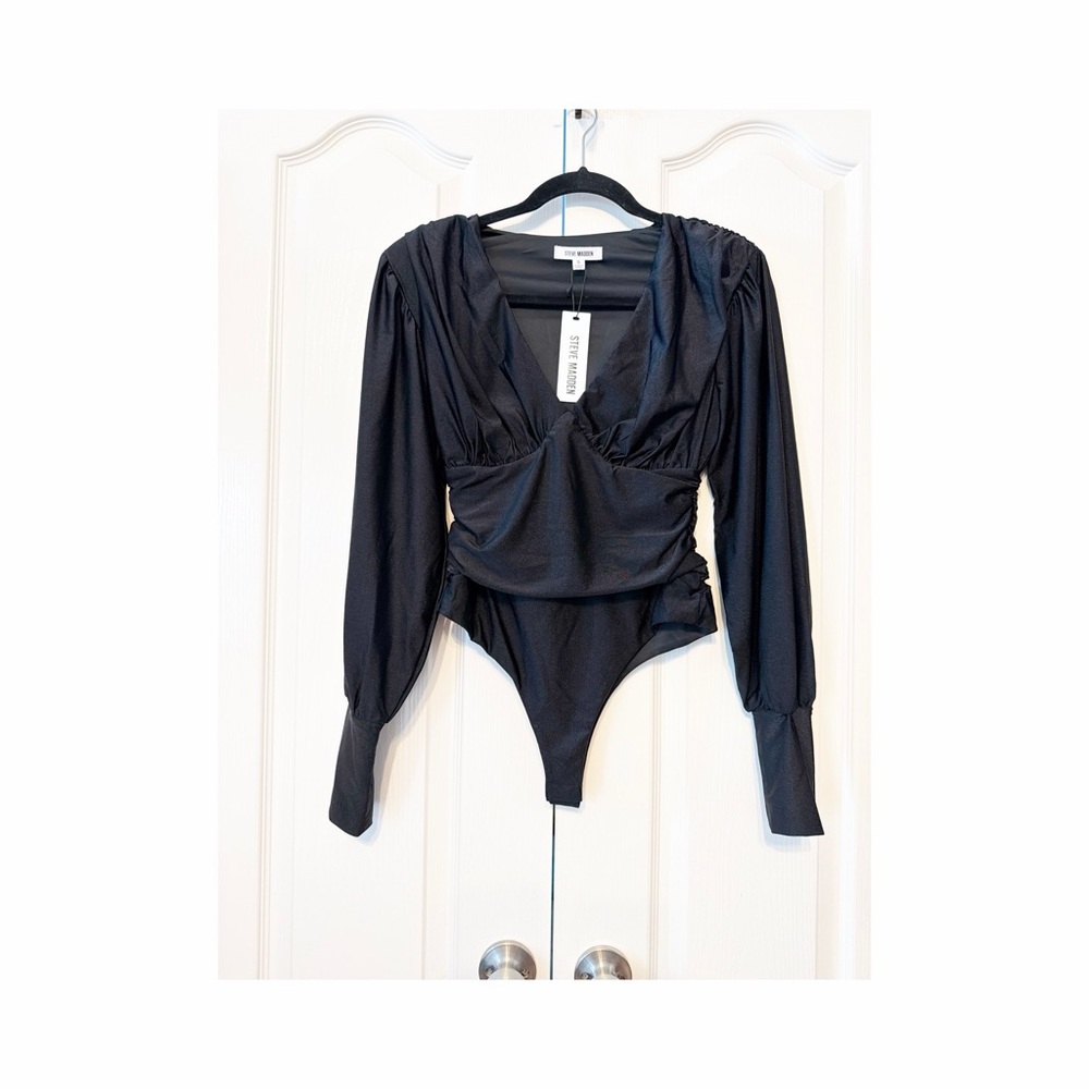 Steve Madden Black V-Neck Long Sleeves Black Bodysuit Size Small NWT